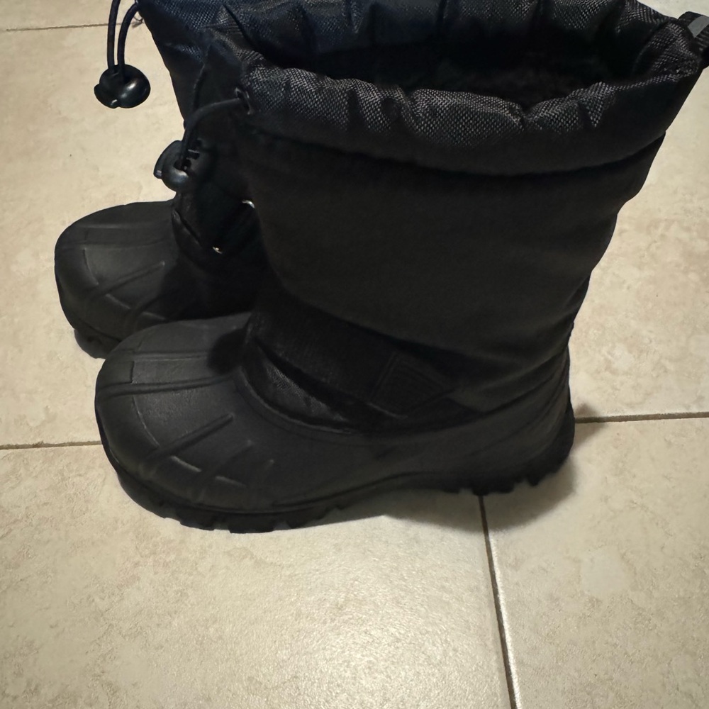 Black Rain and Snow Boots with Waterproof Material and Insulation